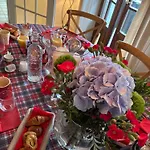 Les Chez Christine Bed & Breakfast 3*