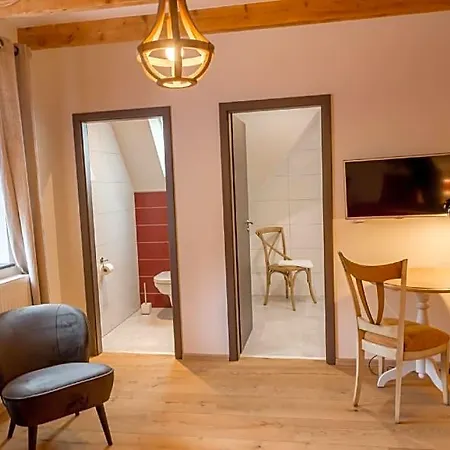 Les Chez Christine
