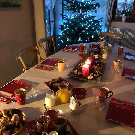 Les Chez Christine Bed & Breakfast 3*